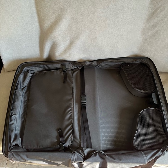 Tumi Dual-Tone Travel Bag for Men - Picture 10 of 16